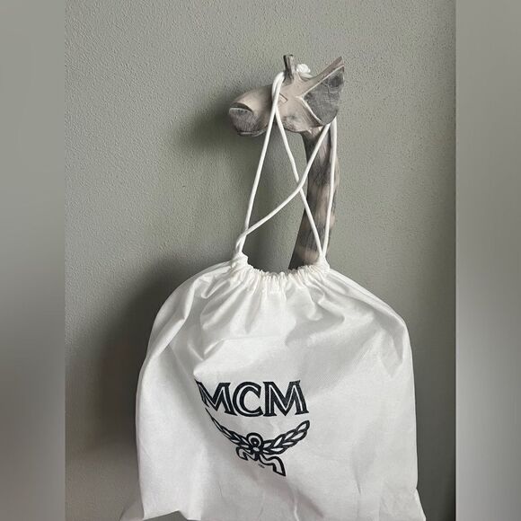 Like new!  Soft Lime Green MCM Hobo Shoulder Bag and MCM Dustbag - Picture 12 of 13